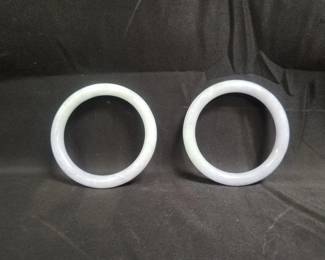 Lot # : 76 - Pair of jadeite bracelets
