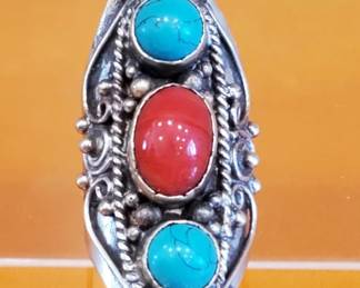 Lot # : 404 - Tibetan handmade ring with turquoise and coral
