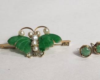 Lot # : 8 - 14k gold and jadeite pin and earrings
