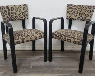 Lot # : 240 - Pair of Thonet Industries Inc. bentwood arm chair
