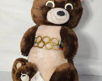 Lot # : 450d - 1979 Olympic bears by R Dakin with tags 24"h
