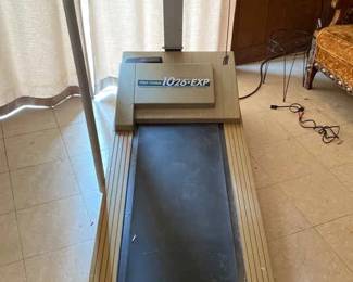 Pro Form 1026 EXP Programmable Power Incline Treadmill