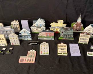 Shelias Collectibles Wooden Shelf Sitters