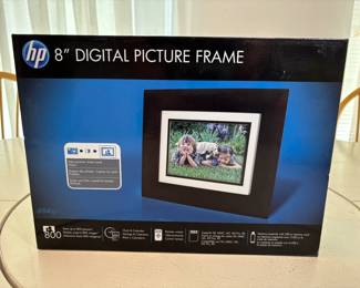 HP 8" Digital Frame