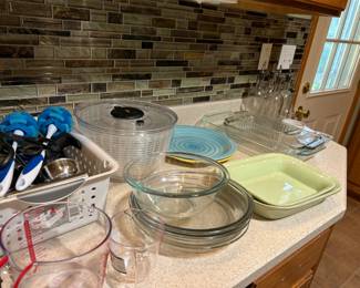 Kitchen Bows, Salad Spinner