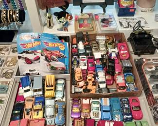 Lots of Matchbox and Hotwheels Cars!