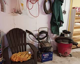 Campbell and Hausfield 2000 psi Power Washer, Lawn Chair and Shop Vac!