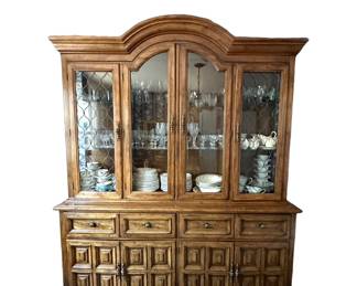 Vintage Drexel china cabinet