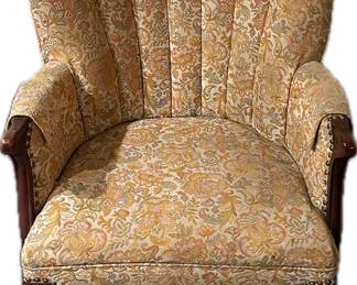 Vtg. Scalloped arm chair