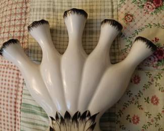 Williamsburg five finger tulip vase