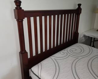 New stickley Furn. Company Bed