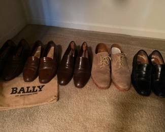 Men's vintage and designer shoes, sizes 8.5-9.5, brands like Gucci, Ferragamo, Bally, Durango 