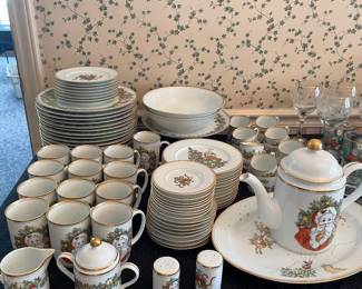 "Saint Nicholas" Fitz & Floyd China  -  (8) 5 piece place setting  - Coffee pot Cream & Sugar, Coffee mugs and serving pieces.  So many great pieces. 