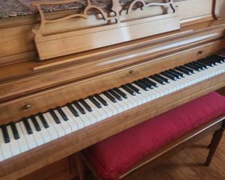 •	Wurlitzer Piano $500