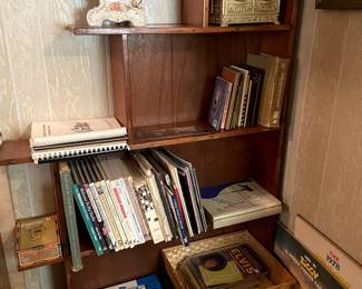 Very cool book shelf!