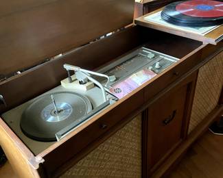 GE stereo console unit.