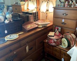 Maple bedroom furnishings. Metal “touch” lamp. Sewing boxes.