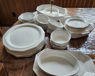 Pfaltzgraft heritage dishes; 12 place settings plus many serving dishes and extras