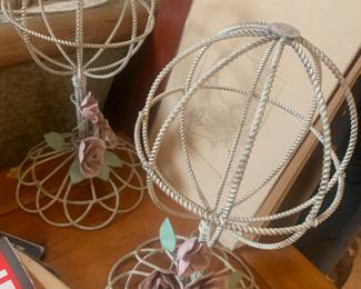 Antique hat holders, medium wire/metal