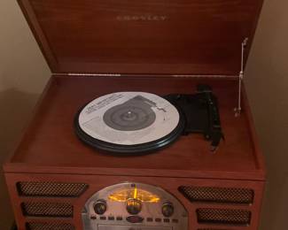 CROSLEY MULTI PLAYER(turntable, disc/CD and radio)