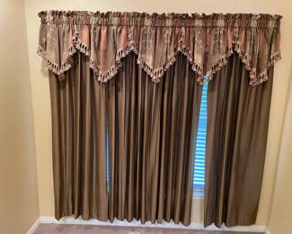 Custom Draperies for Sale. 
Purchaser to take down in order to assure of all parts and pieces are accounted for and condition of draperies are inspected by purchaser 