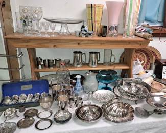 Trays, bowls and platters