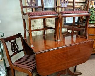 MCM Duncan Phyfe mahogany drop leaf table w/ 4 chairs