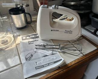 Hand mixer