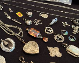 Sterling Jewelry, pendants 