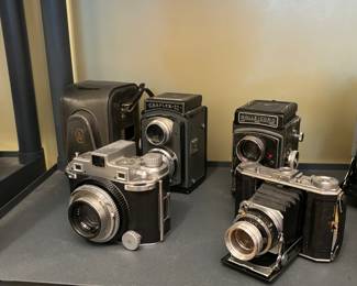 Antique cameras, Kodak, Graflex, Rolleicord