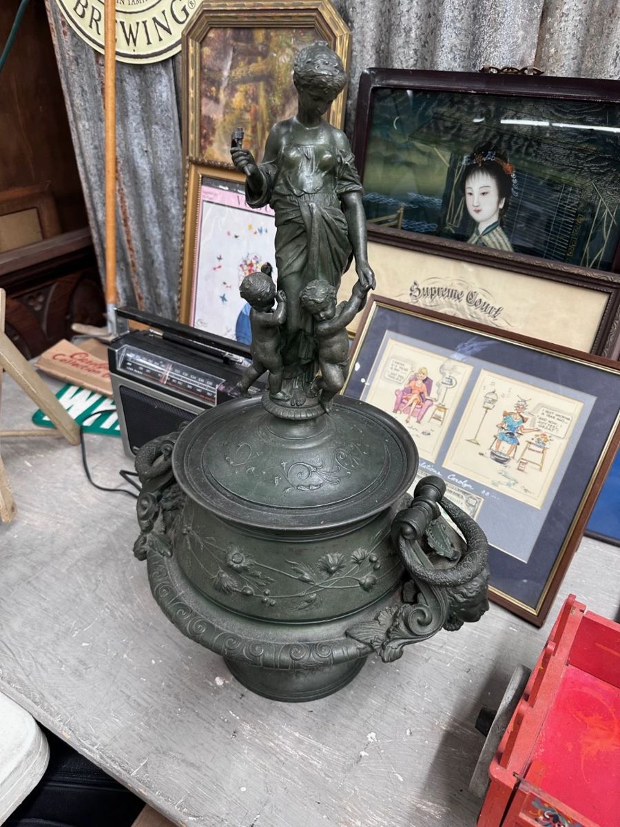 1 Bronze Urn