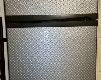 Gladiator refrigerator (like new)