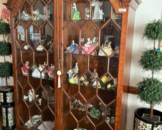 Fabulous Display/China Cabinet