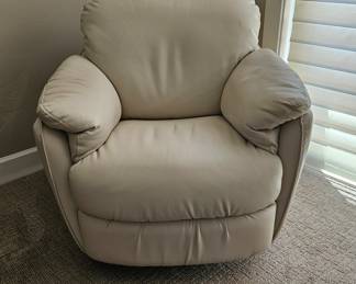 Leather Swivel Chair