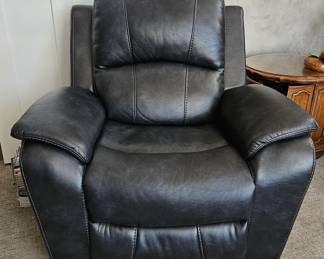 Black Leather Reclining Chair w/ Electric Controls