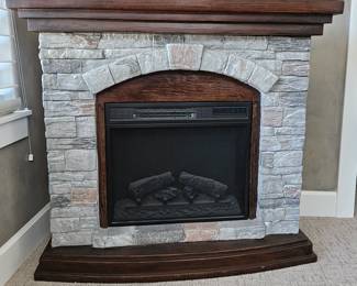 Electric Fireplace w/ Remote - in excellent condition