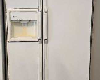 GE Profile Refrigerator/Freezer