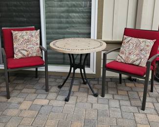 Cute Bistro Table & Chairs