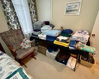 Bed, bath & table linens 