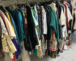 Women’s clothing Escada, Halston, BCBG, Madewell, Free People, Neiman Marcus & other designer brands 