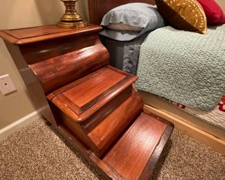 Antique bed side table with chamber pot