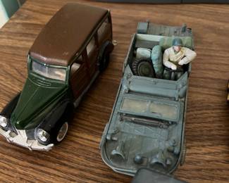 Unimax Forces of Valor Amphibious Jeep w/ Driver 2003