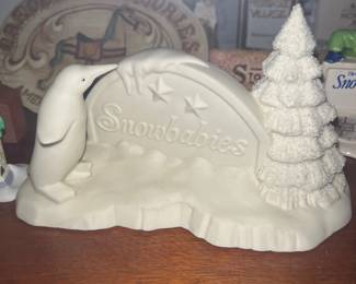 Dept 56 Snowbabies Penguin Sign Christmas Tree Figurine 
