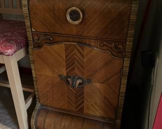 Waterfall Nightstand/End Table Stand