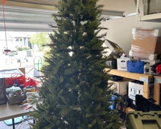 9' Christmas tree - pre-lit  