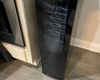 Nice small wine cooler 