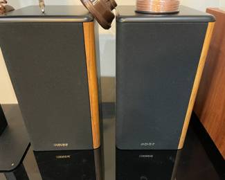 Advent bookshelf speakers 