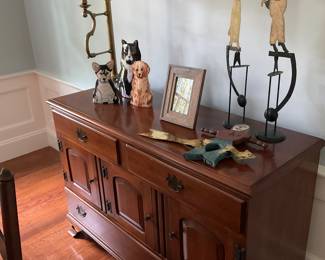 BUFFET (NOT TOP HUTCH IS STORED IN BASEMENT)