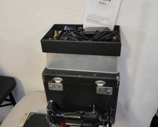 Singer Featherlight 221, sews great!!!!!!!