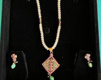 Necklace and earring set